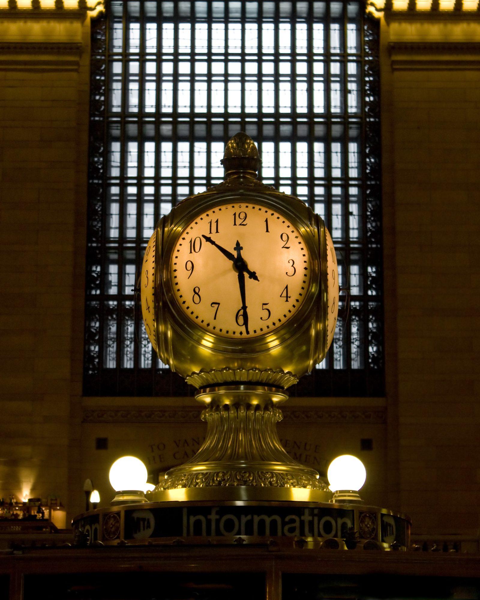 Explore Five Must-Visit Downtown LA Landmarks: Markets, Museums, Historic Railways